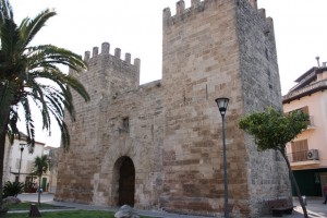 Porta del Moll old gate house in Alcudia